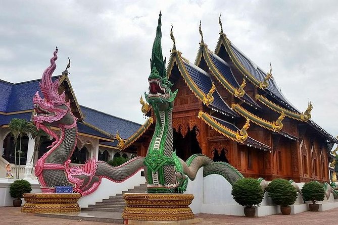Private tour Chiang Dao cave ,Temples,Sticky waterfall - A long but varied day from Chiang Mai