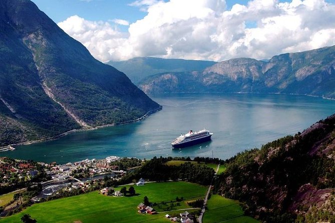 Private tour - Hardangerfjord, Voss Gondola & 4 Great Waterfalls - Vøringsfossen brings the biggest waterfall moment