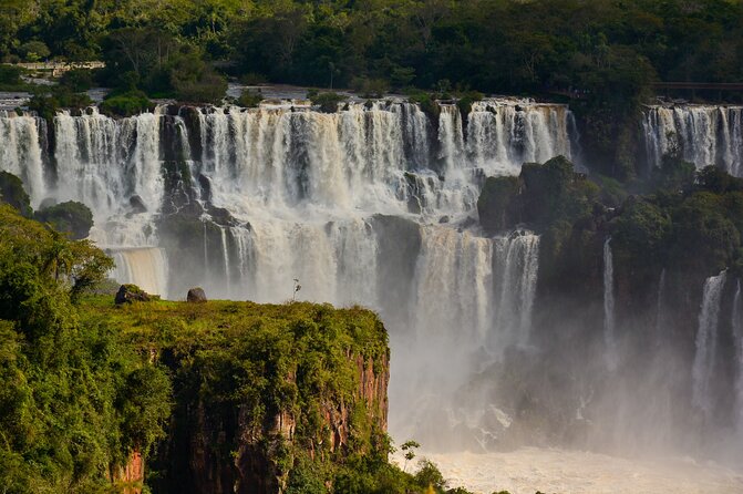 Private transport with guide to the Falls on the Argentinean side. - Crossing from Brazil into Argentina