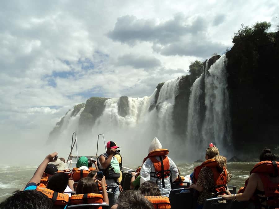 Puerto Iguazu: Argentine Falls & Great Adventure Boat - Great Adventure: the wettest and wildest 30 minutes