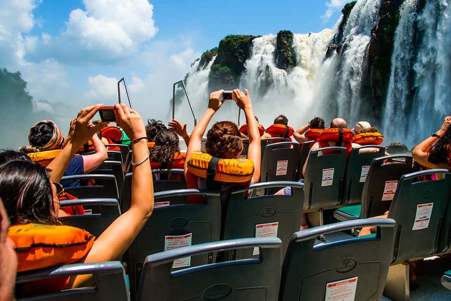 Puerto Iguazú: Iguazú Falls Adventure with 4WD & Boat Ride - Boarding at Puerto Macuco