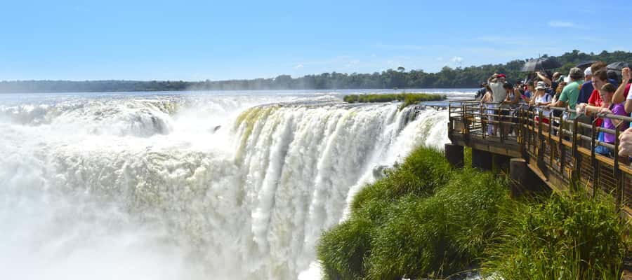 Puerto Iguazu: Iguazu Falls Argentinian Side Full-Day Tour - Devil’s Throat: the loudest moment of the day