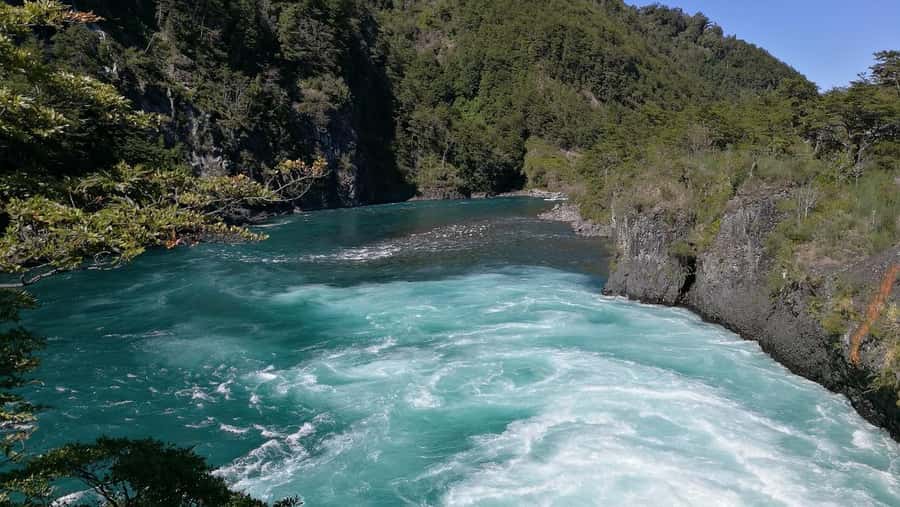 Puerto Montt: Osorno Volcano and Petrohué Falls Guided Tour - What this Puerto Montt day tour is really like