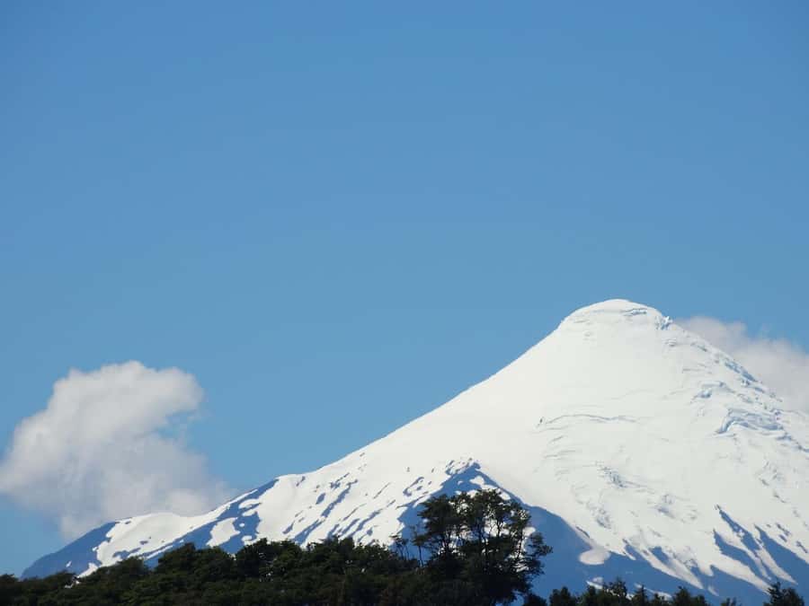Puerto Montt: Osorno Volcano and Petrohué Falls Guided Tour - Reaching the Osorno Ski and Mountain Center