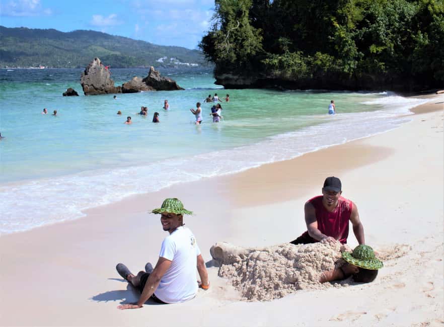 Punta Cana: Cayo Levantado & El Limon Waterfall Tour - Lunch and the Bacardi Island stop