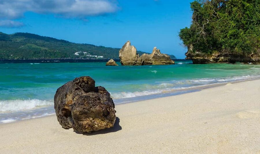 Punta Cana: Samaná Cayo Levantado & El Limón Waterfall Tour - Key points to know before you book