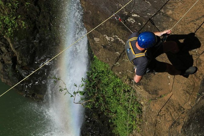 Rappel Maui Waterfalls and Rainforest Cliffs - Learning the ropes without a big-group feel