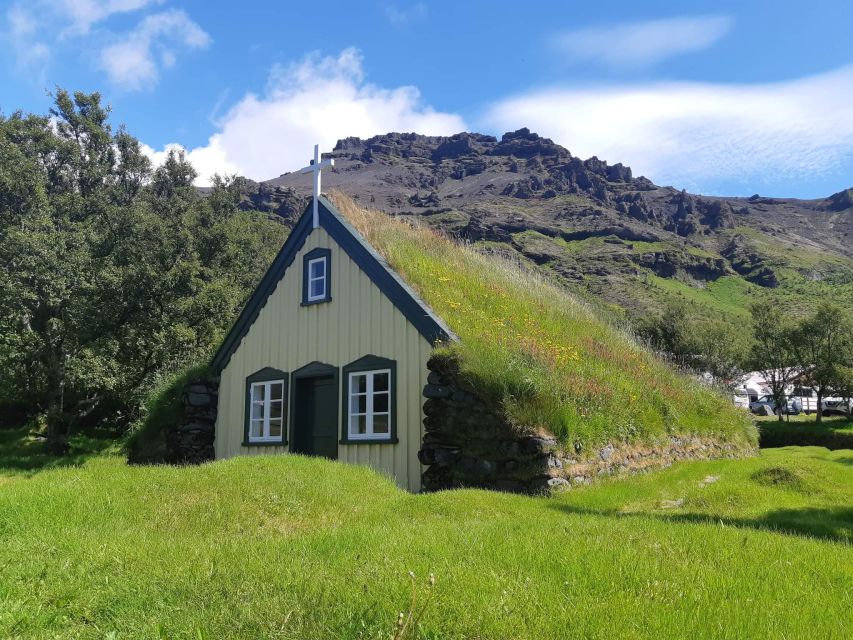 Reykjavík: 2-Day Tour with Icebergs, Glaciers & Waterfalls - The guide can make or break the two days