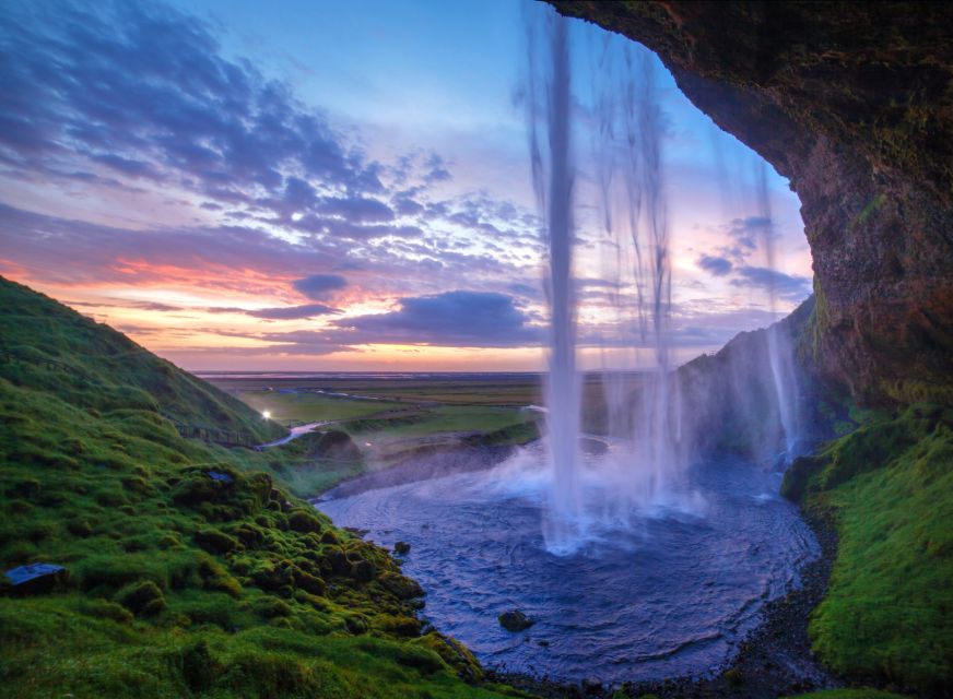 Reykjavík: 2-Day Tour with Icebergs, Glaciers & Waterfalls - Reynisfjara and the power of the Atlantic