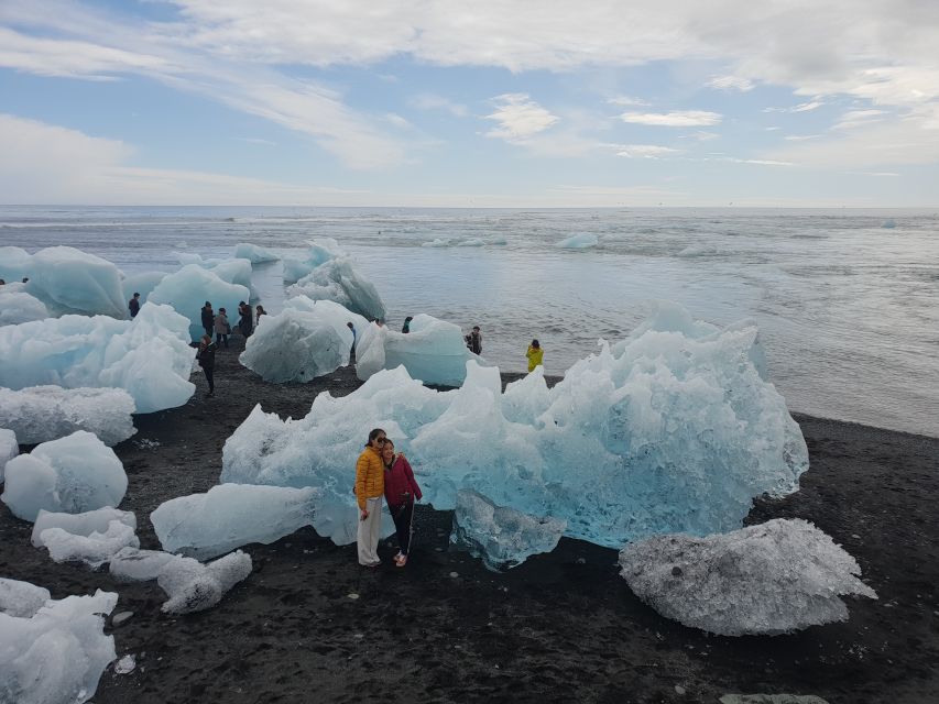 Reykjavík: 2-Day Tour with Icebergs, Glaciers & Waterfalls - What $623 per person gets you