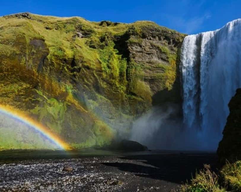 Reykjavík: Golden Circle & Extra Waterfalls Small Group Tour - A small group can mean a minivan or a full bus