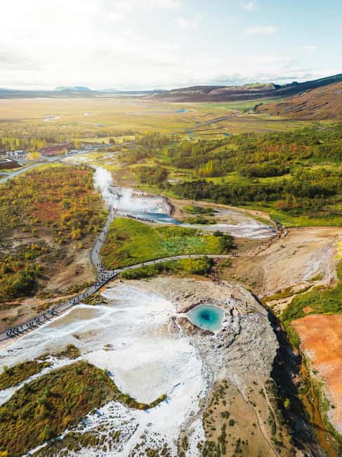Reykjavik: Golden Circle & Waterfalls in Chinese冰岛黄金圈中文一日团 - Brúarfoss adds color and a quieter mood