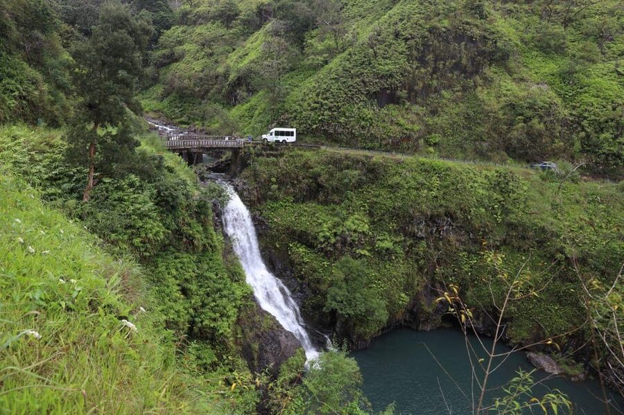 Road to Hana: Professional Guide, Food, Swimming, Waterfalls - Should you book it?