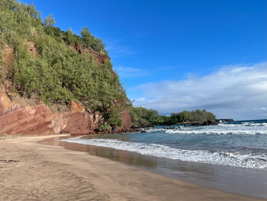 Road to Hana: Professional Guide, Food, Swimming, Waterfalls - Maui’s rainforest, cliffs, and shoreline