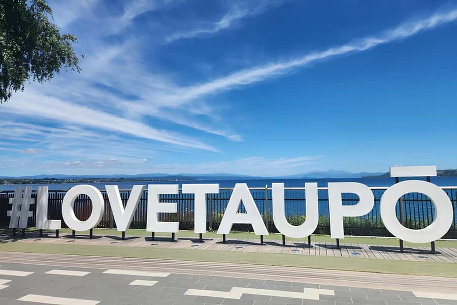 Rotorua & Taupo DayTour Waiotapu & Huka Falls from Auckland - Blue Springs is the surprise addition