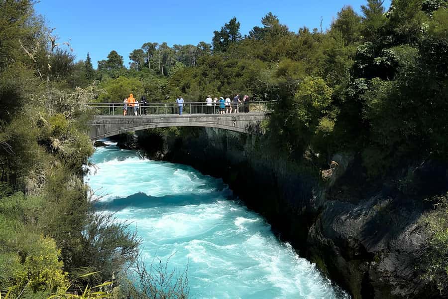 Rotorua & Taupo DayTour Waiotapu & Huka Falls from Auckland - The guide can make or break a 12-hour outing