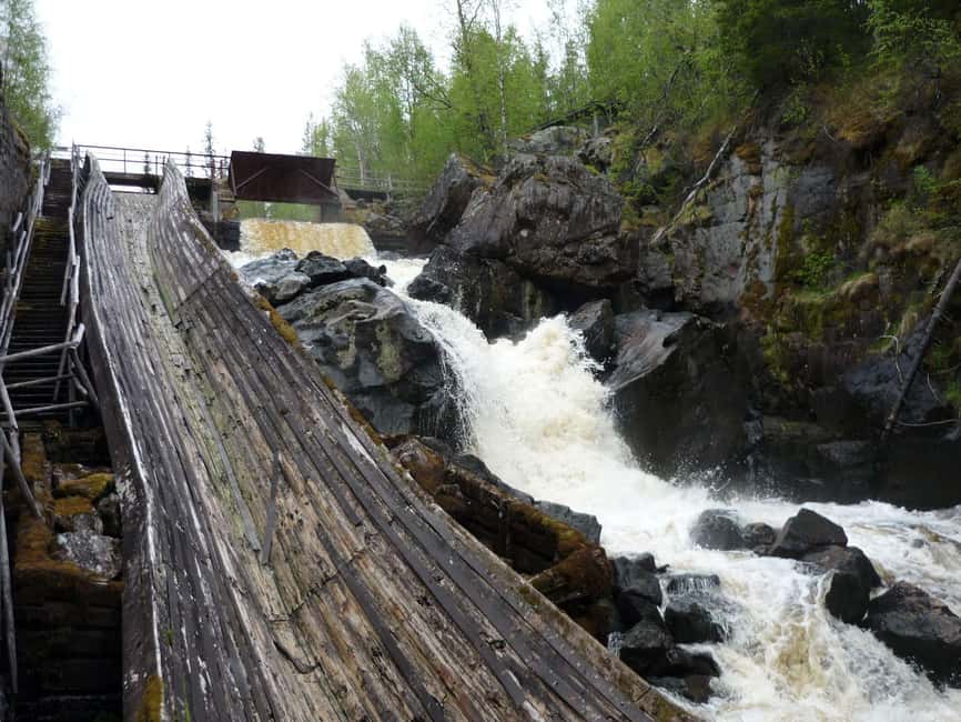 Rovaniemi: Auttiköngäs Waterfall Hike & Wilderness BBQ - What the small group changes