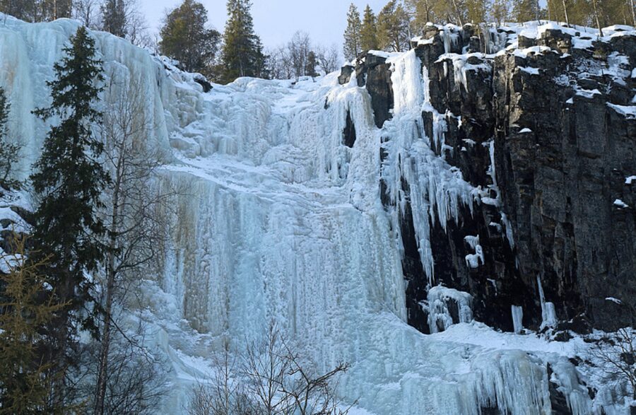 Rovaniemi: Korouoma Frozen Waterfalls Hike & Hot BBQ Lunch - The 90-minute ride from Rovaniemi