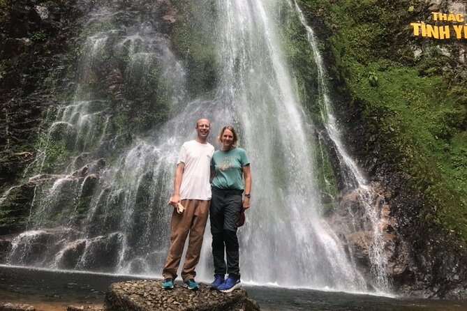 Sapa Love Silver Waterfall, Lonely Tree in Heaven Gate,San Sa Ho - The Lonely Tree above O Quy Ho Pass