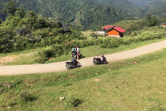 Sapa Love Silver Waterfall, Lonely Tree in Heaven Gate,San Sa Ho - Authentic village scenery without giving up comfort