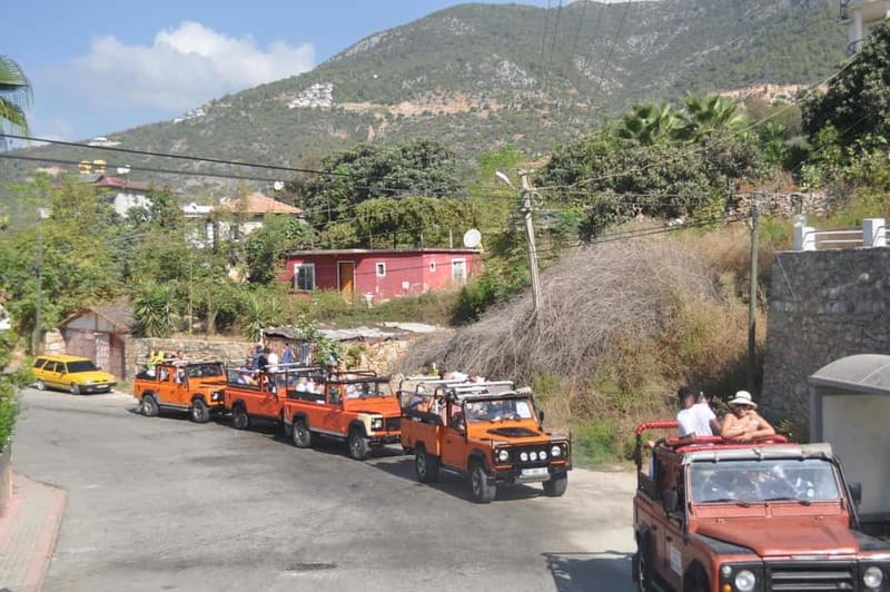 Sapadere Jeep Safari: Taurus Mountains, Waterfall & Cave - The water fights and the guide team