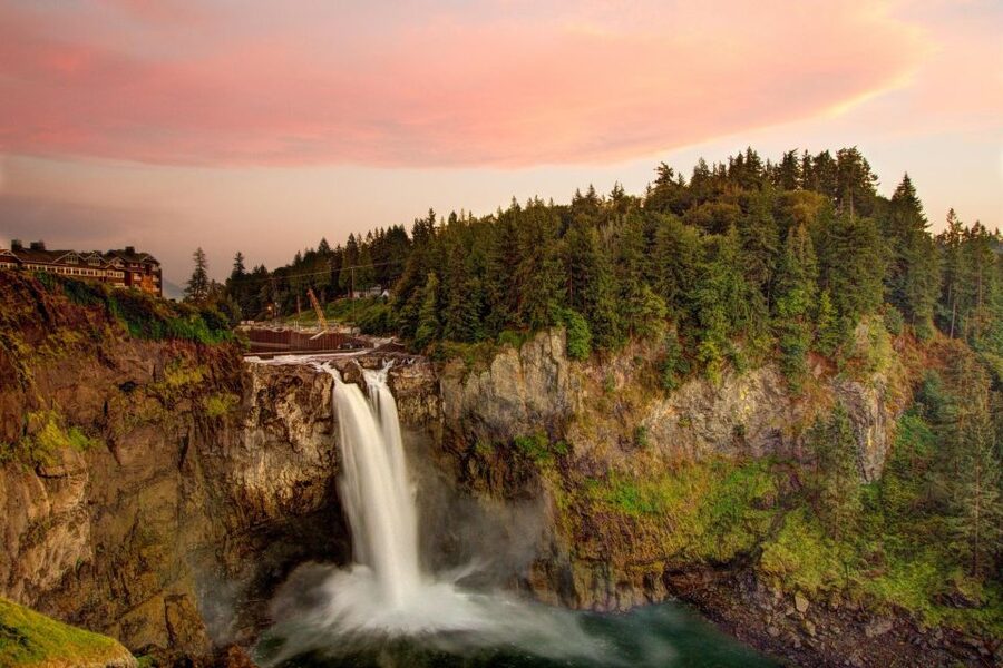 Seattle: Snoqualmie Falls and Leavenworth Day Trip - Snoqualmie Falls: A Powerful Stop in 45 Minutes