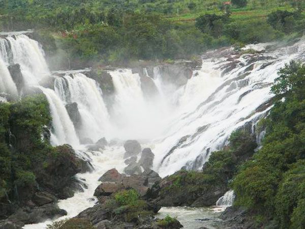 Shivanasamudra Waterfalls & Ancient Somnathpur Tour - An early start from Bangalore