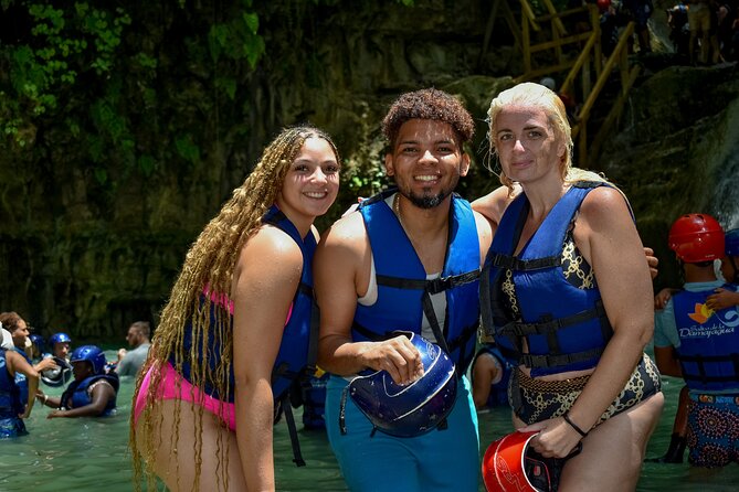 Short Excursions City Tour and 27 Waterfall Damajagua - Umbrella Street, a 15-minute color break