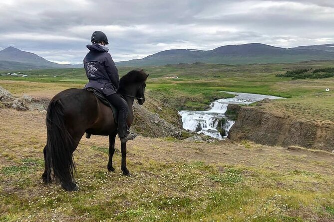 Short Riding Tour with Eye-Catching Photos at Waterfall - Weather, seasons, and practical expectations