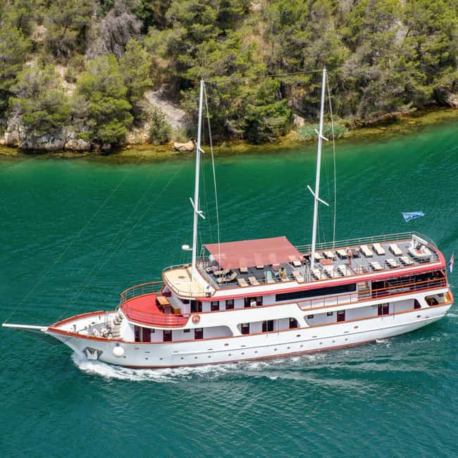 Šibenik or Zadar: Krka falls, olive mill, oil & wine tasting - Why this Dalmatian day works so well