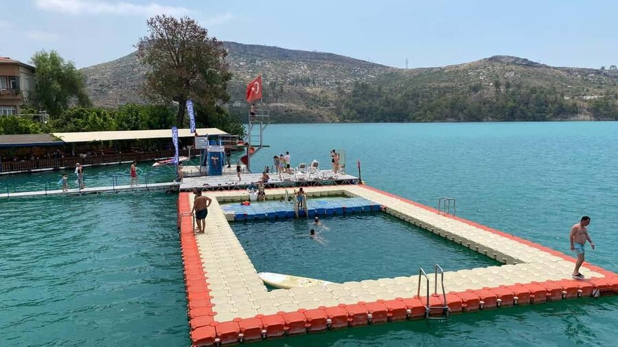 Side: Guided Tour and Electric Catamaran Cruise, Waterfall - The One-Hour Catamaran on Green Lake