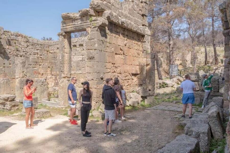 Side: Guided Tour and Electric Catamaran Cruise, Waterfall - Ending at the Külliye Mosque