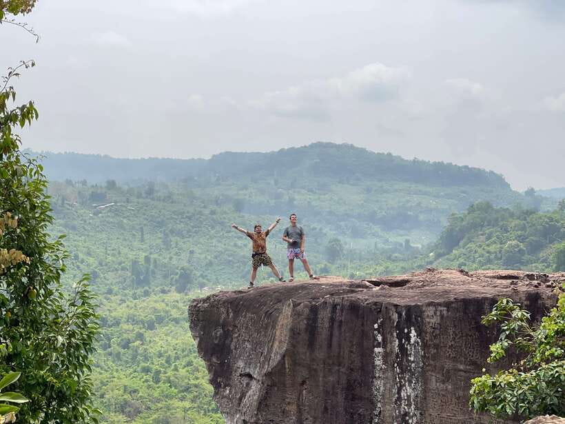 Siem Reap: Kulen Waterfall and Banteay Srei Exploration - Lunch before the afternoon temples