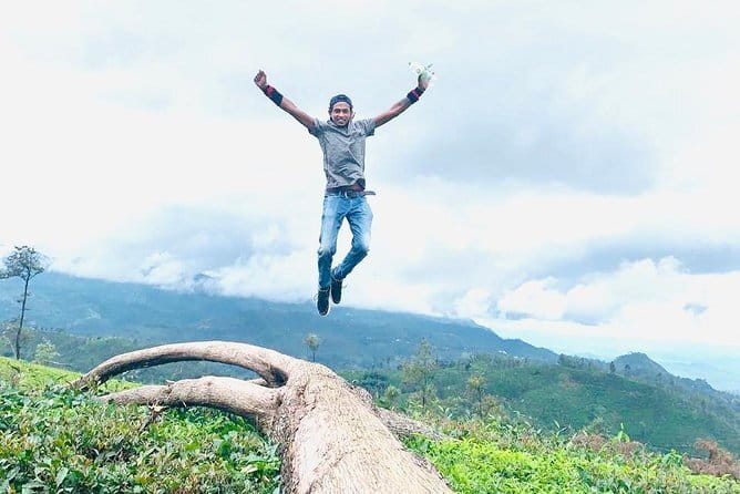 Sightseeing tour Ella & Diyaluma waterfall by car - Little Adam’s Peak starts the morning
