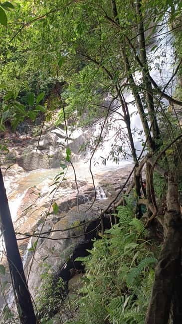 Sinharaja Rainforest: Tour with 5 Waterfalls Trek - A village lunch after the climb