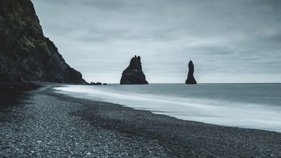 South Coast of Iceland. Black beach, glaсier, waterfalls... - Reynisfjara, the beach that demands respect