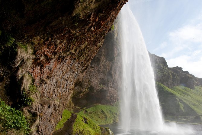 South Coast, Waterfalls and Vík village from Reykjavik - Vik: lunch and a southern village pause