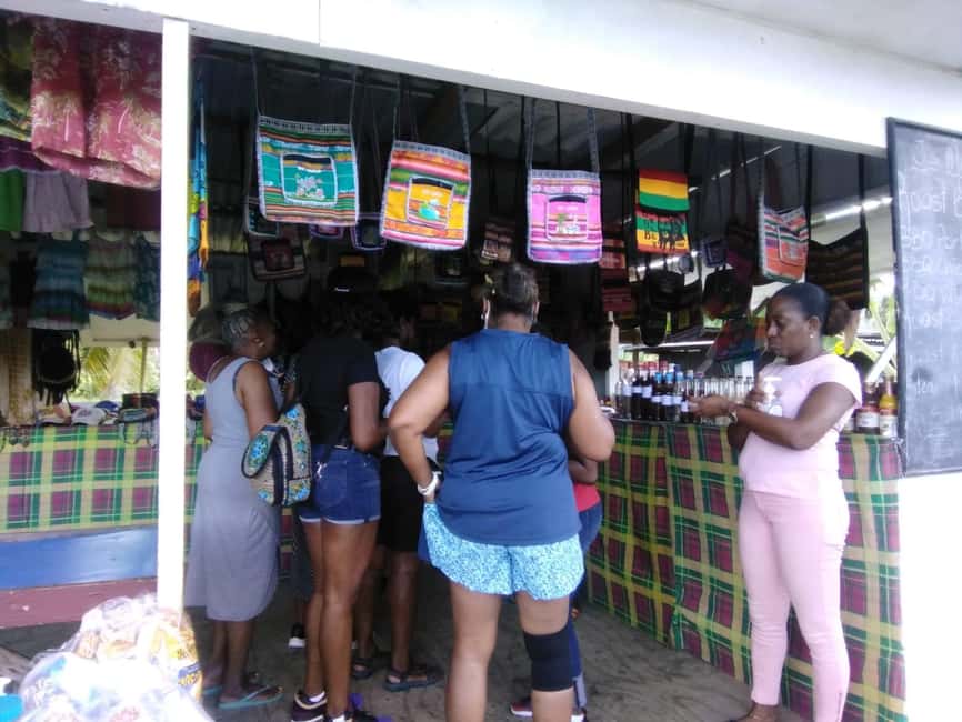 St. Lucia: Highlights Tour with mud baths and waterfalls - Morne Fortune gives you the first big view