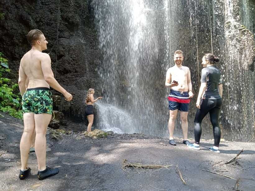 Surabaya or Malang: Tumpak Sewu Waterfall Share Guided Tour - How the guides affect the day