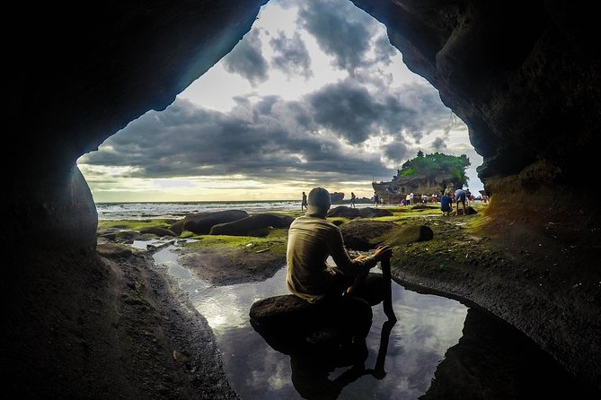 Tanah Lot Temple, Waterfall & Ubud Tour (Private & All-Inclusive) - Lunch at midday, with one important question