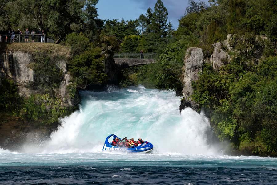 Taupō: Huka Falls 30-Minute Jet Boat Experience - Why Huka Falls looks different from a jet boat