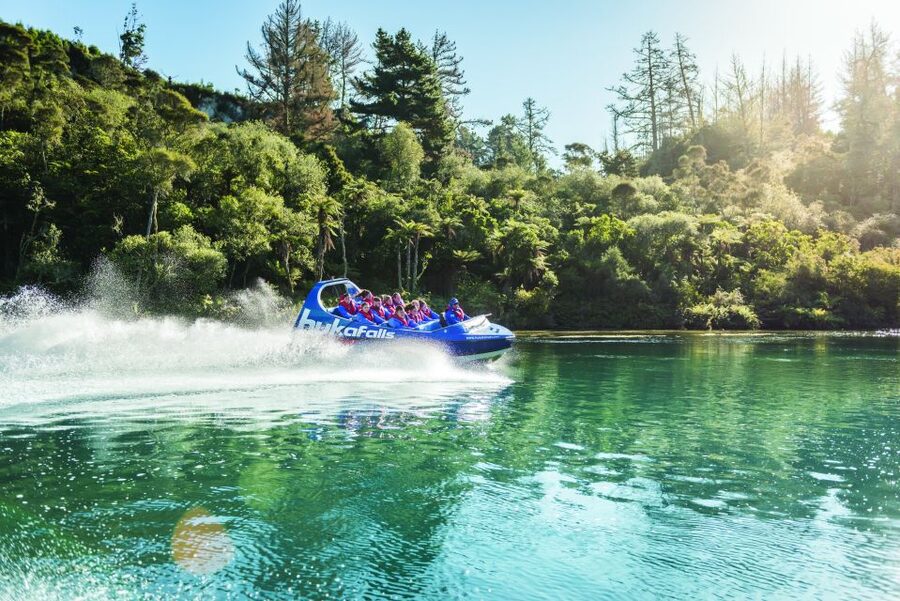 Taupō: Huka Falls 30-Minute Jet Boat Experience - The 80 km/h rush and 360-degree spins