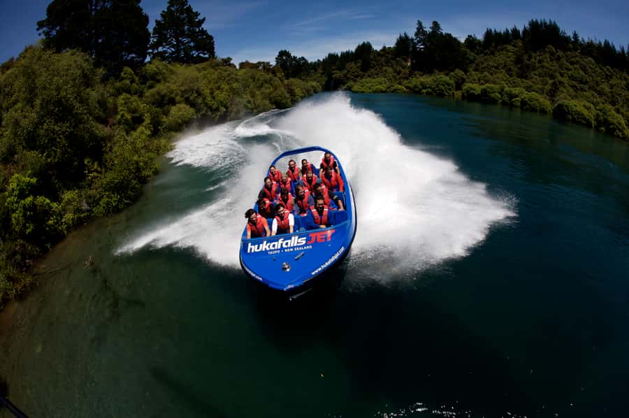 Taupō: Huka Falls 30-Minute Jet Boat Experience - How the guides shape the experience