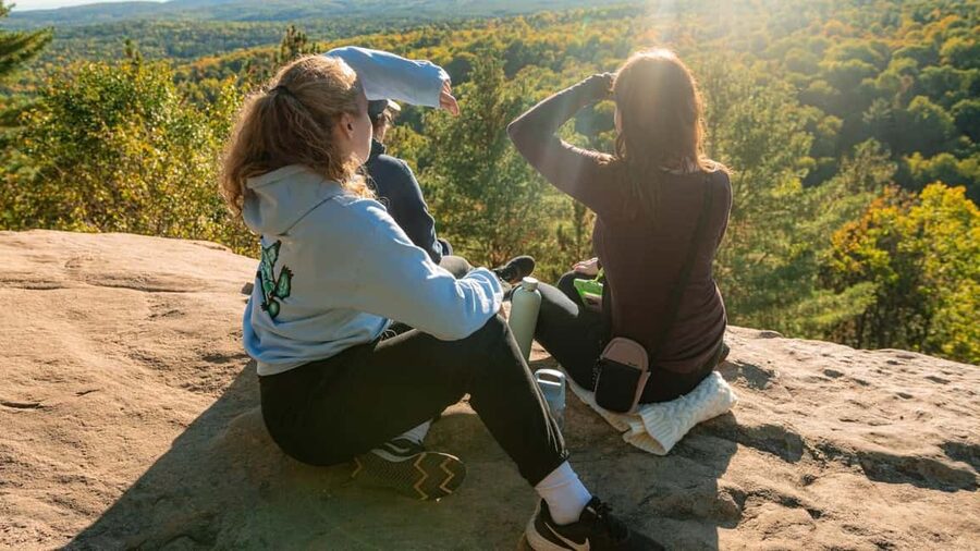 Toronto: Algonquin Park and Ragged Falls Day Trip - The 2.5-hour hike and lookout