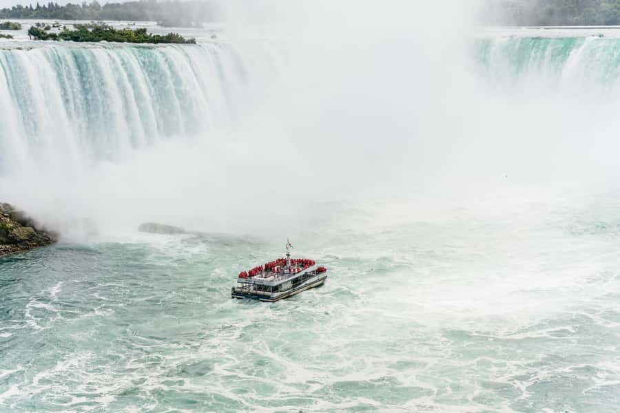 Toronto: Falls Day Tour with Boat Cruise & Niagara-the-Lake - Four scenic stops along the Niagara Parkway