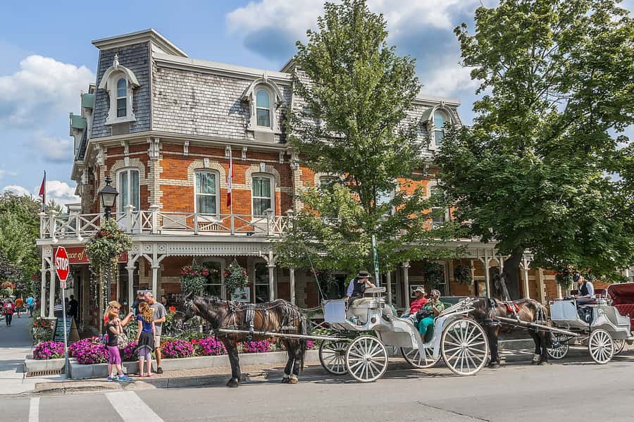 Toronto: Falls Day Tour with Boat Cruise & Niagara-the-Lake - Pickup points and the early ride south