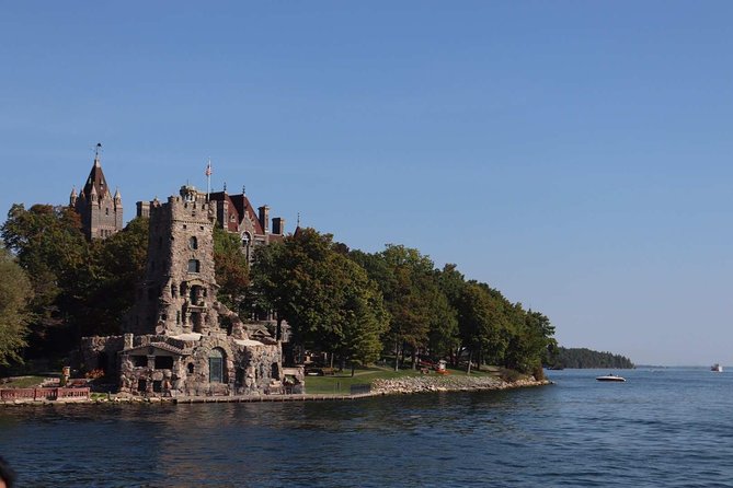 Toronto & Niagara Falls 2 Days Tour - Kingston and the Thousand Islands cruise