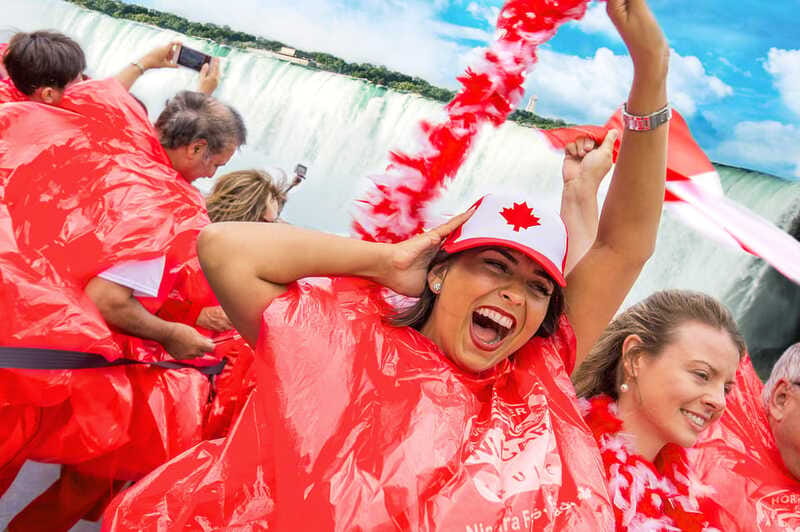 Toronto: Niagara Falls Day Tour with Boat Tour Option - Clifton Hill and free time near the falls