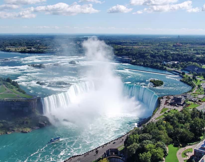 Toronto: Niagara Falls & NOTL Heritage Town Guided Day Tour - What $72 really buys you