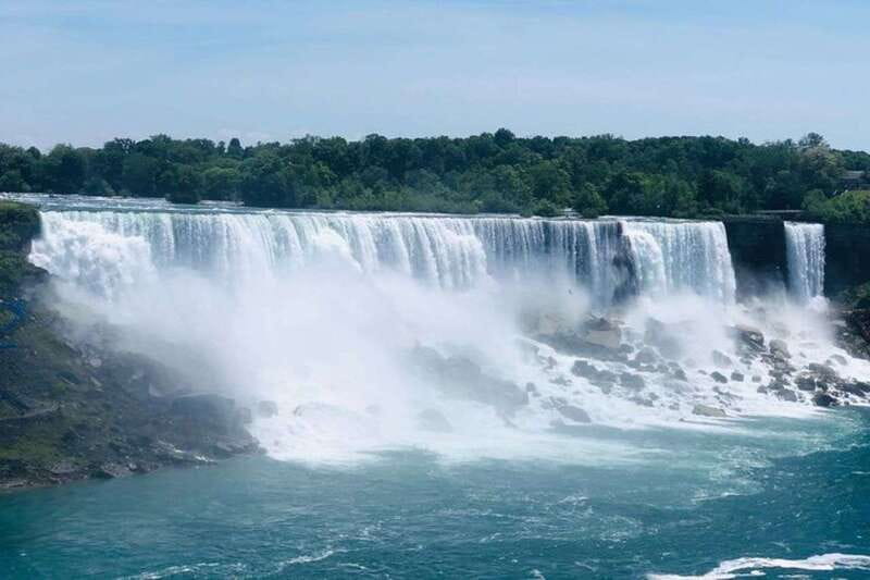 Toronto: Niagara Falls Tour with Boat and Lunch - Lunch at The Secret Garden Restaurant